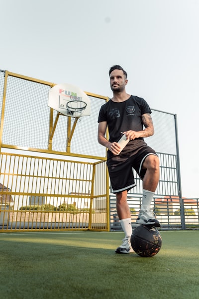 مواقع كرة القدم العالميةدليل شامل لأفضل المنصات لمتابعة اللعبة الأكثر شعبية